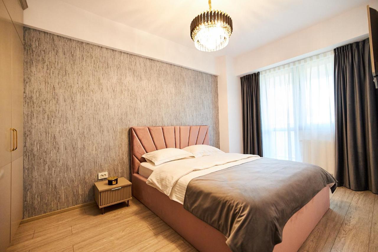 Uptown Apartments Iasi Esterno foto