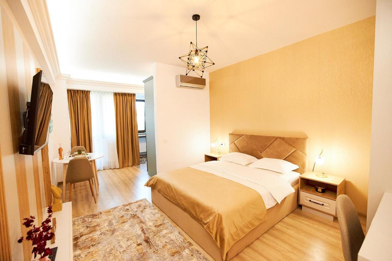 Uptown Apartments Iasi Esterno foto