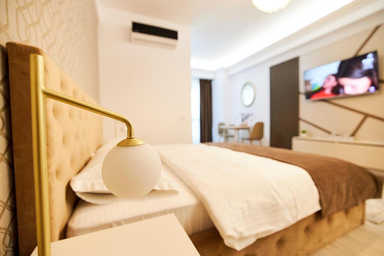 Uptown Apartments Iasi Esterno foto