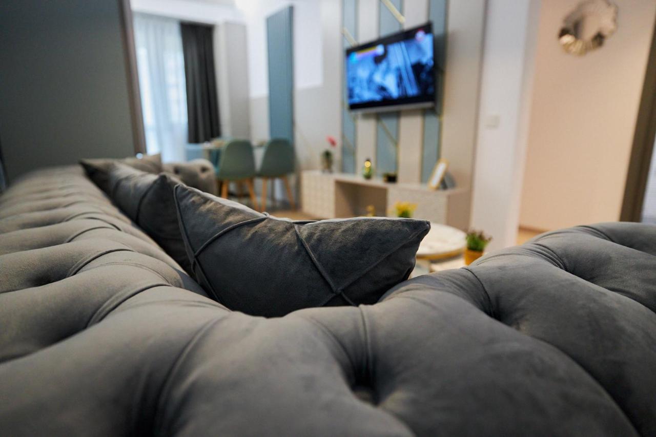 Uptown Apartments Iasi Esterno foto